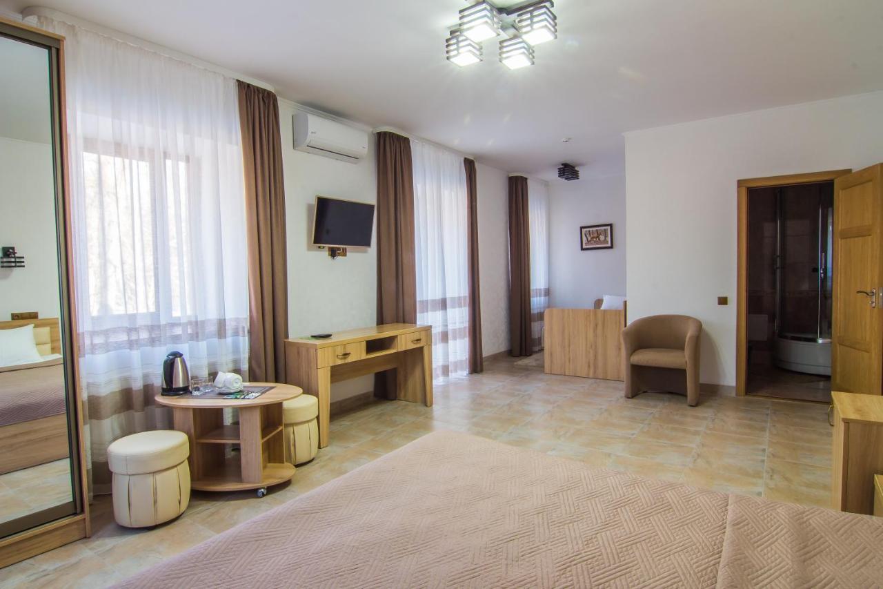 Hotel Мисливець В Комплексі "Сокіл" Susk Exteriér fotografie